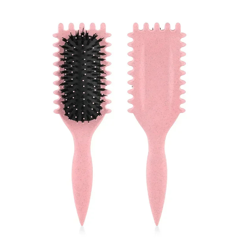 Brosse définition boucles rose avec poils doux, anti-statique, idéale pour démêler, définir les boucles et masser le cuir chevelu.
