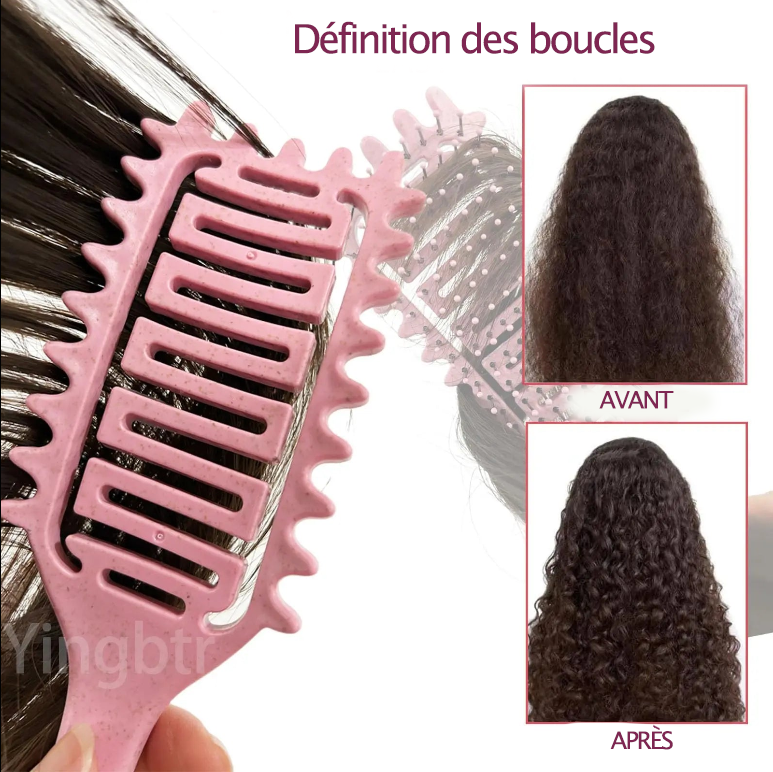 Brosse Curly avec poils flexibles et design creux, signée Bouclettes Rebelles, idéale pour démêler et définir les cheveux bouclés, frisés et crépus parfait pour les routines