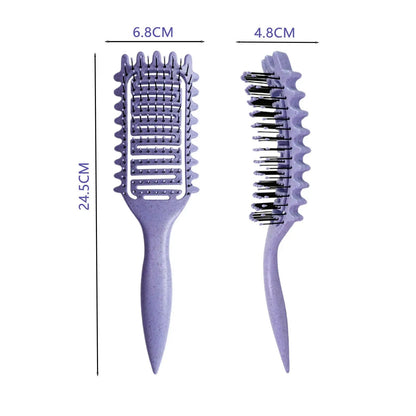 Brosse Curly violet avec poils flexibles et design creux, signée Bouclettes Rebelles, idéale pour démêler et définir les cheveux bouclés, frisés et crépus parfait pour les routines